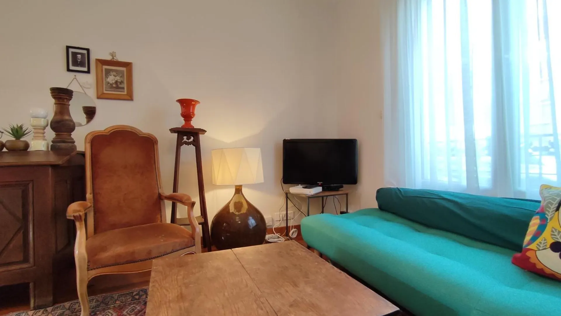 Paris Authentic House 2 Maisons 1 Studio Ideale Pour Groupes, Capacite 30 Personnes Nyaraló