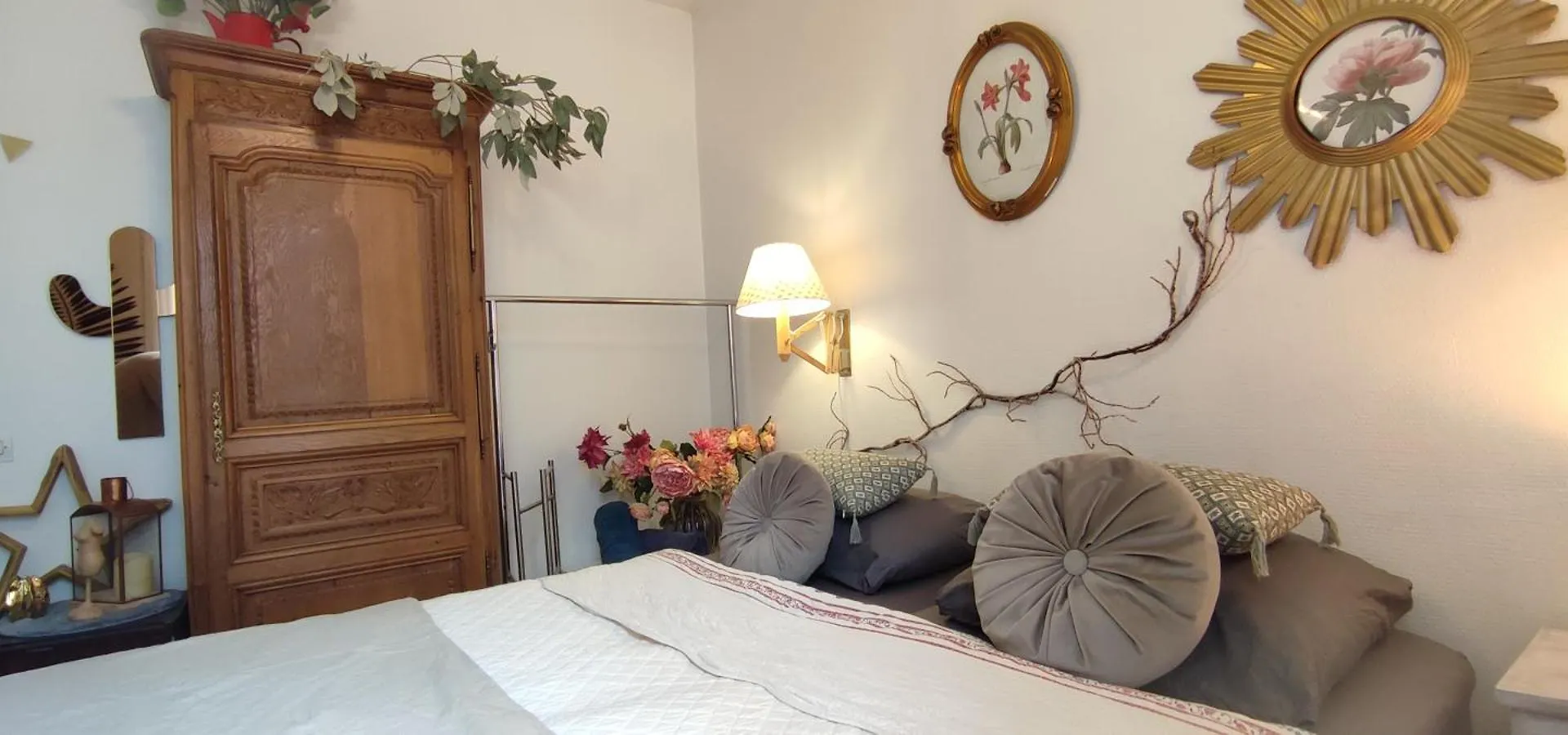 Paris Authentic House 2 Maisons 1 Studio Ideale Pour Groupes, Capacite 30 Personnes 0*,