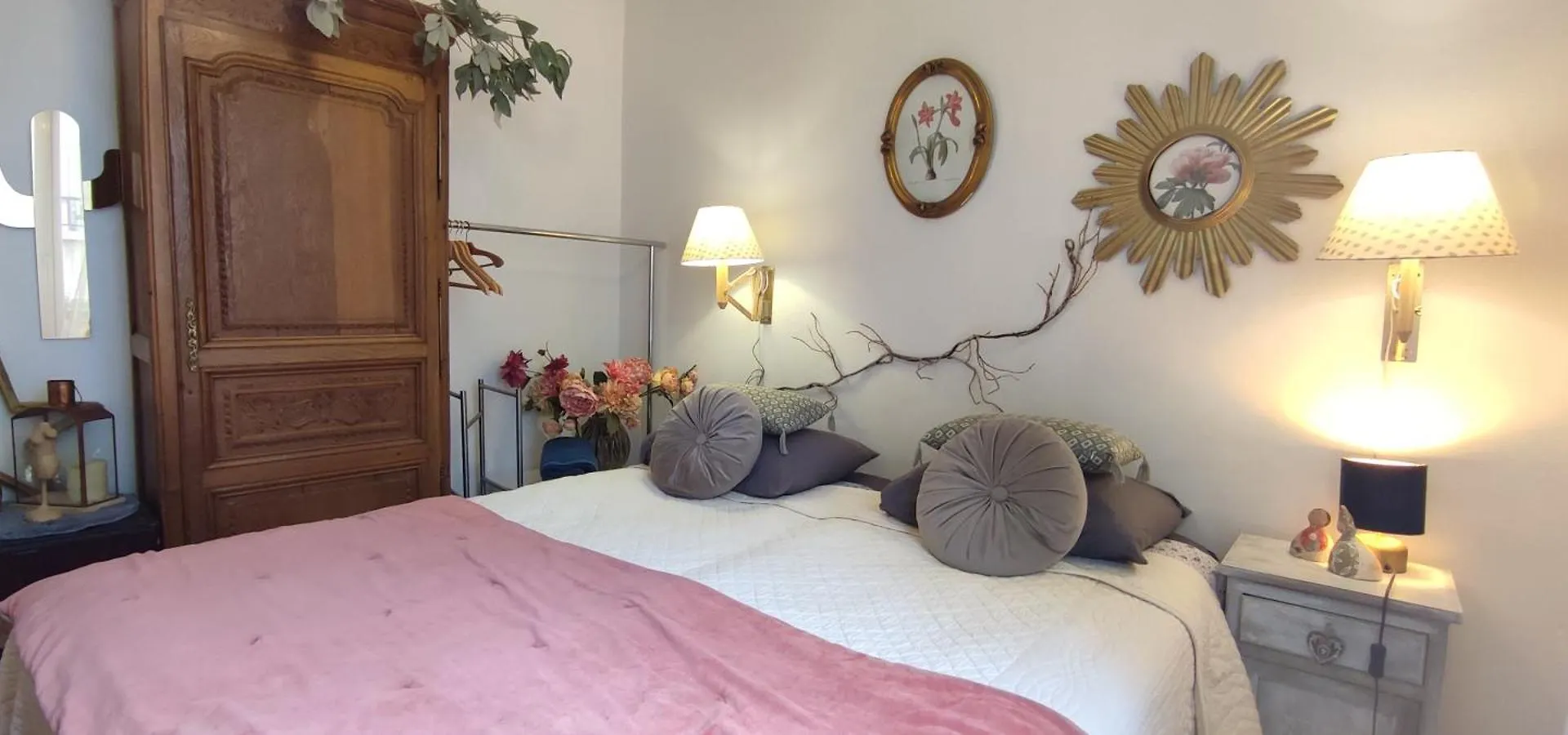 Paris Authentic House 2 Maisons 1 Studio Ideale Pour Groupes, Capacite 30 Personnes