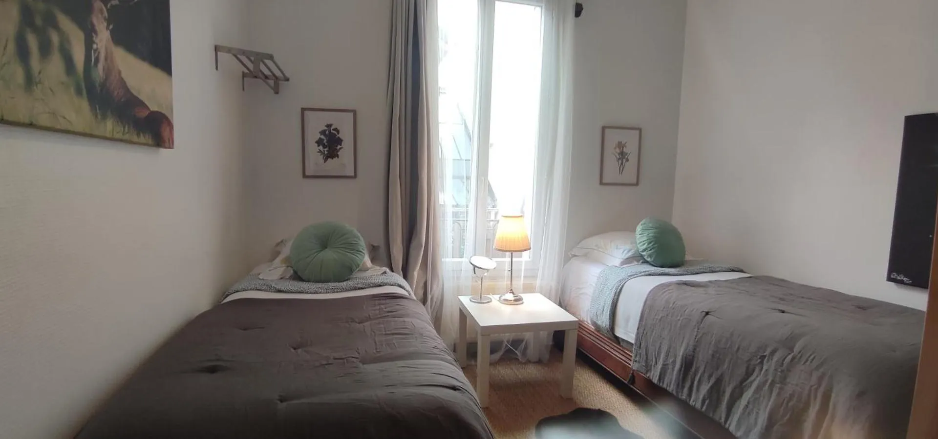 Paris Authentic House 2 Maisons 1 Studio Ideale Pour Groupes, Capacite 30 Personnes Nyaraló
