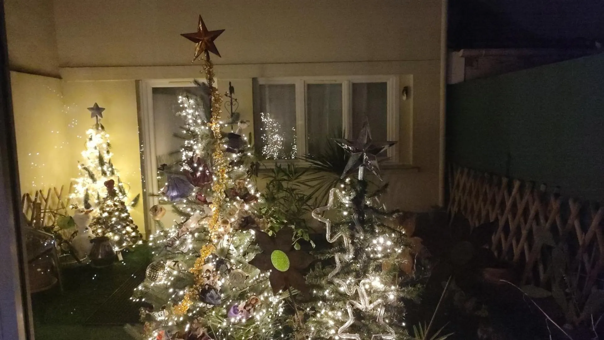 Paris Authentic House 2 Maisons 1 Studio Ideale Pour Groupes, Capacite 30 Personnes 0*,  France