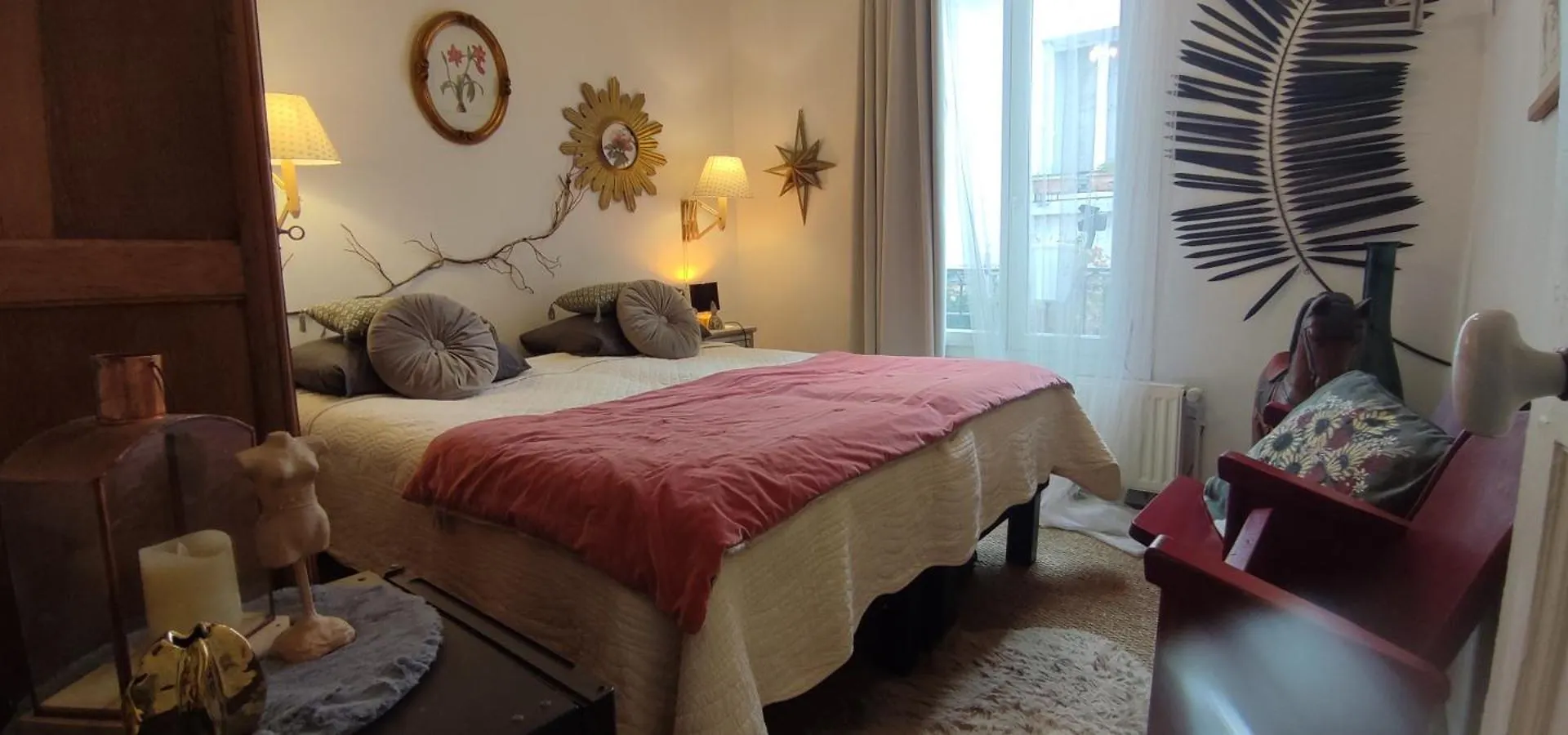 Paris Authentic House 2 Maisons 1 Studio Ideale Pour Groupes, Capacite 30 Personnes