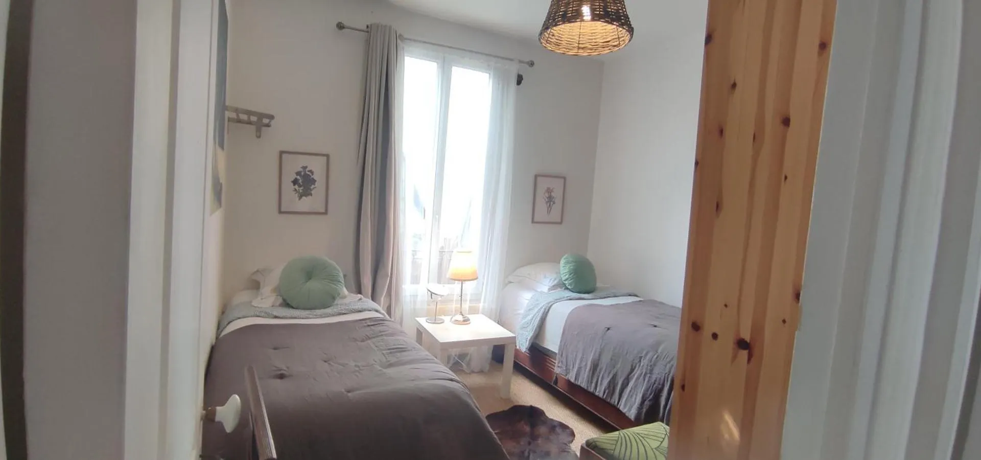 Paris Authentic House 2 Maisons 1 Studio Ideale Pour Groupes, Capacite 30 Personnes 0*,  France