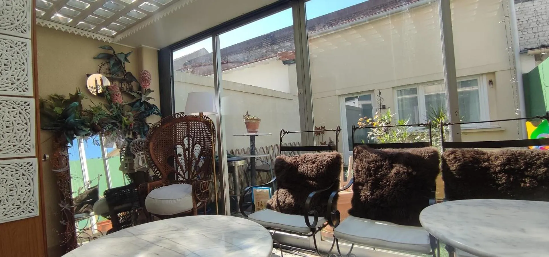 Paris Authentic House 2 Maisons 1 Studio Ideale Pour Groupes, Capacite 30 Personnes