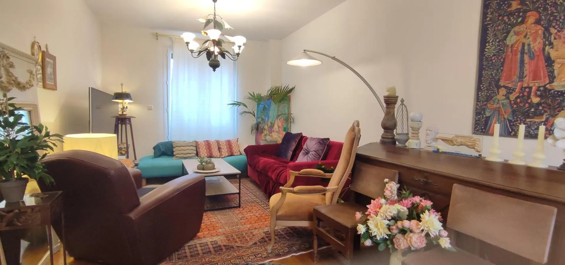 Paris Authentic House 2 Maisons 1 Studio Ideale Pour Groupes, Capacite 30 Personnes Holiday home
